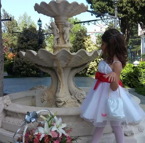 Roma Monna * 内塞伯尔