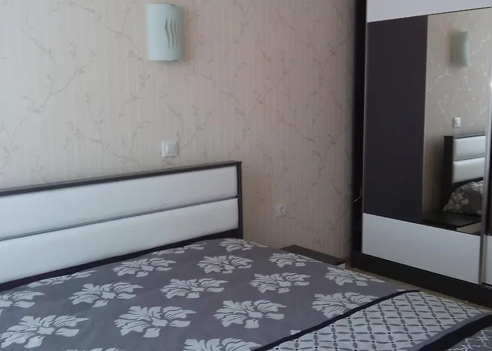 Roma Monna Νεσέμπαρ